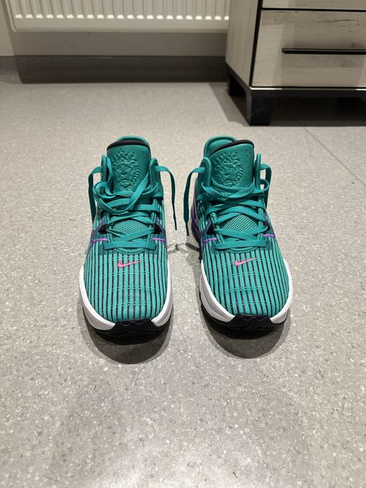 Кросівки чоловічі Nike Lebron Witness 6