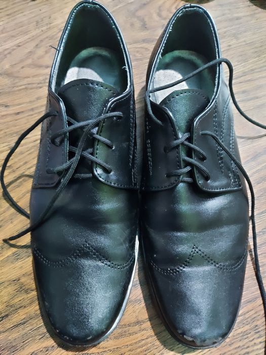 buty wizytowe 33