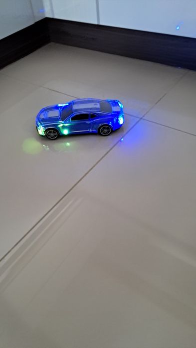 Chevrolet świecący samochód