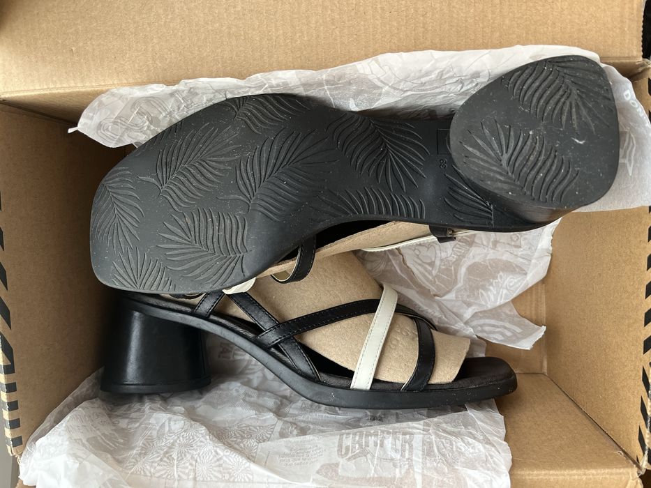 Шкіряні босоніжки Camper 39 розмір