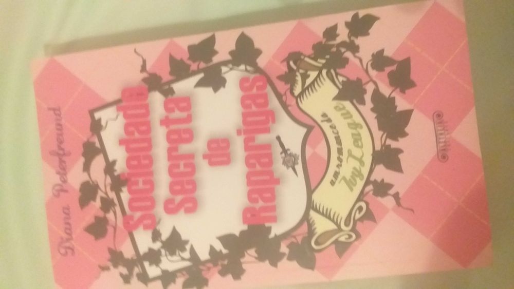 Sociedade secreta  de raparigas