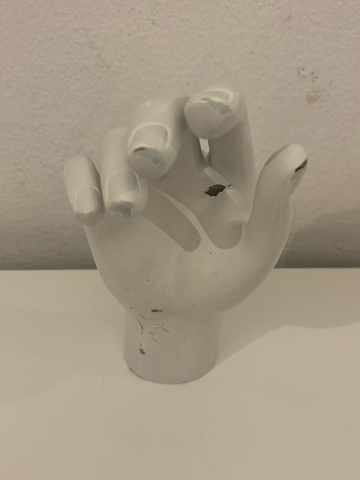 Mão de manequim branca