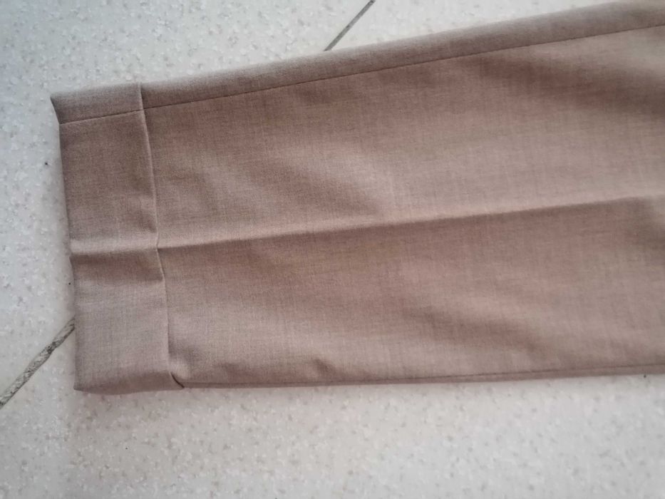 Calças castanhas da Mango, tamanho 34, novas