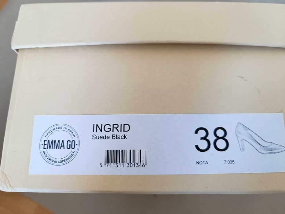 Czółenka Emma Go czarne zamszowe r. 38