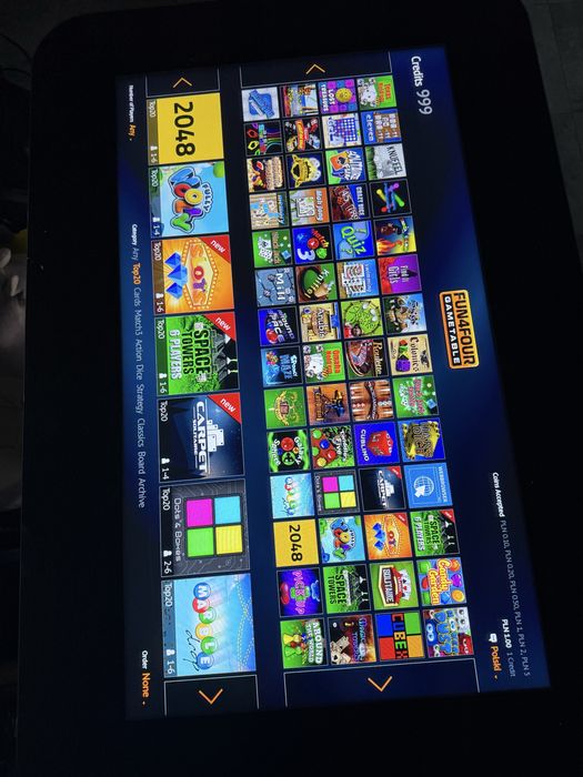 Stół multimedialny Fun4Four - automat do gier