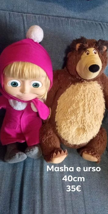 Masha e o urso, casas e peluches..