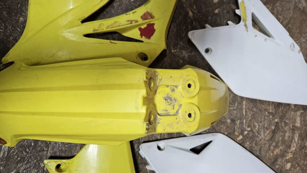 Plastiki suzuki rmz 450