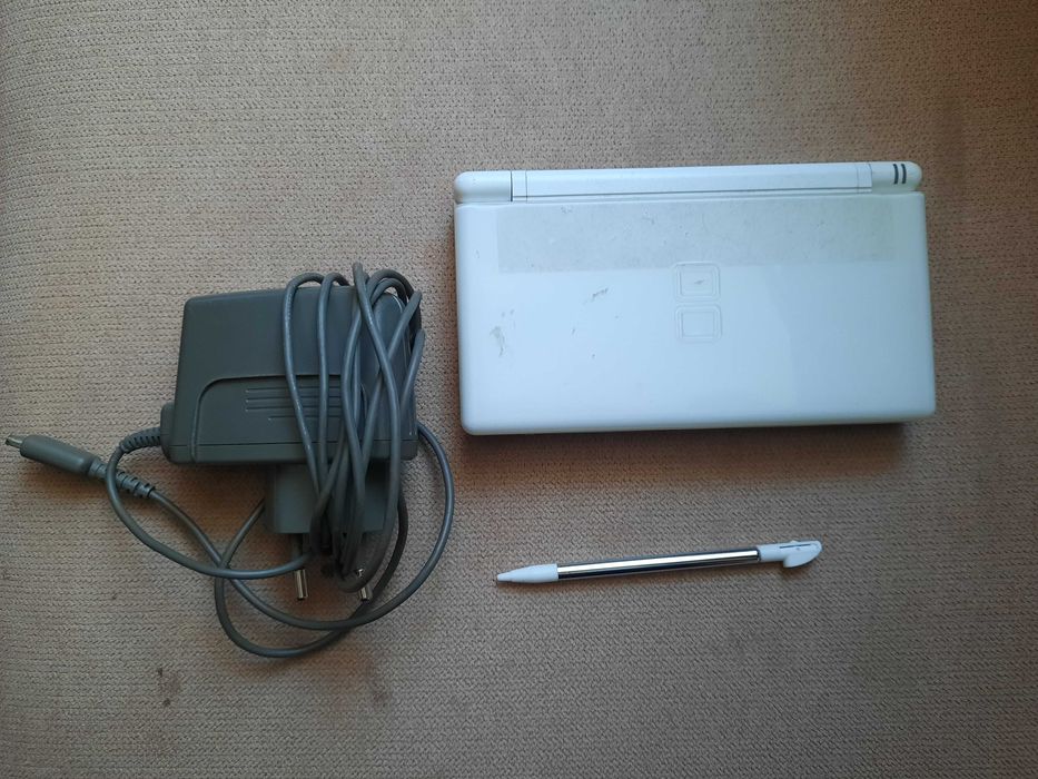 Konsola Nintendo DS Lite + GRY