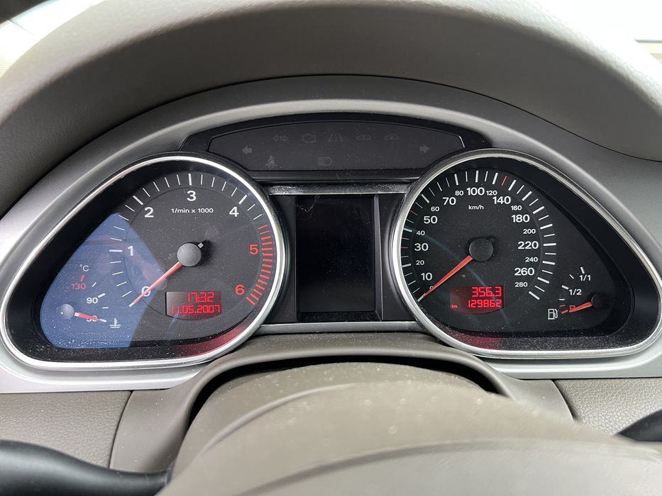 Audi Q7.   V6. 3.0.  Panoramico Nacional    Full extras  7 lugares
