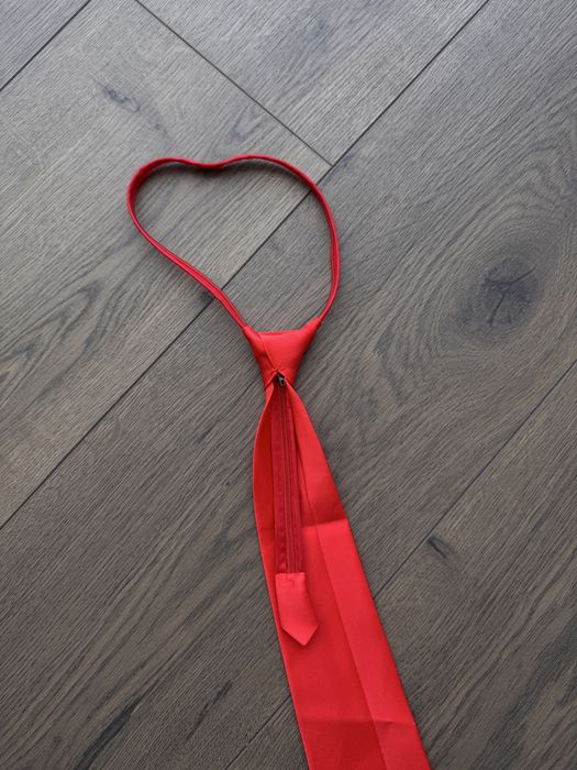 Червоний галстук