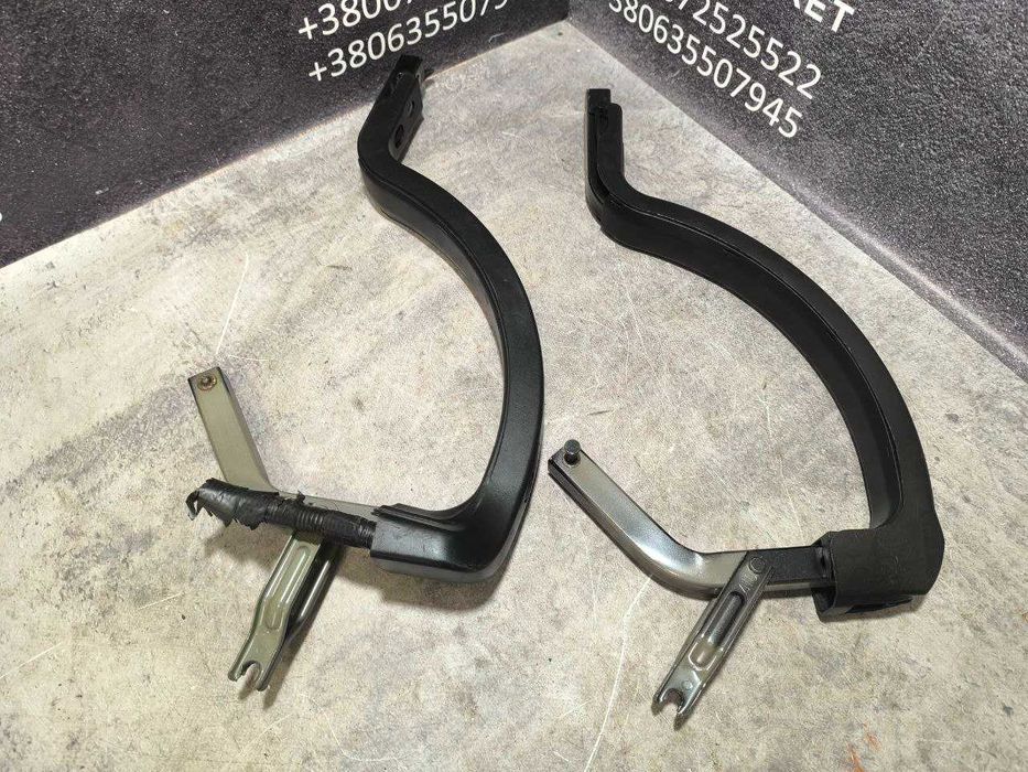 Петля кришки багажника Toyota Avensis T27 седан оригінал 2009-2018