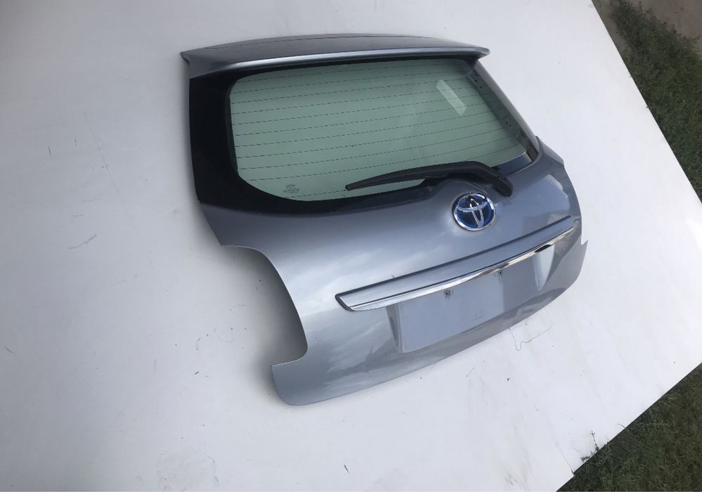 Klapa bagażnika toyota auris I hybrid E15 polift kod kakieru 1f7