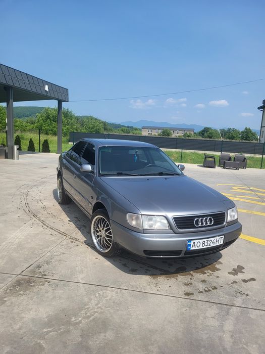 Продам ауді а6 с4 1995 року випуску.

2.6 бензин, механіка, передній привод, технічно в дуже хорошому стані, два комплекта резини з дисками ( зима літо ) 
Мотор, коробка, ходовка ідеал, є пару незначних рижиків, клімат контроль працює, їде дуже бодро.