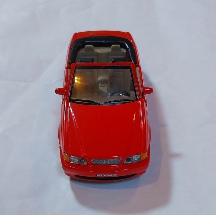 Miniatura Volvo C70 Cabrio escala 1/43