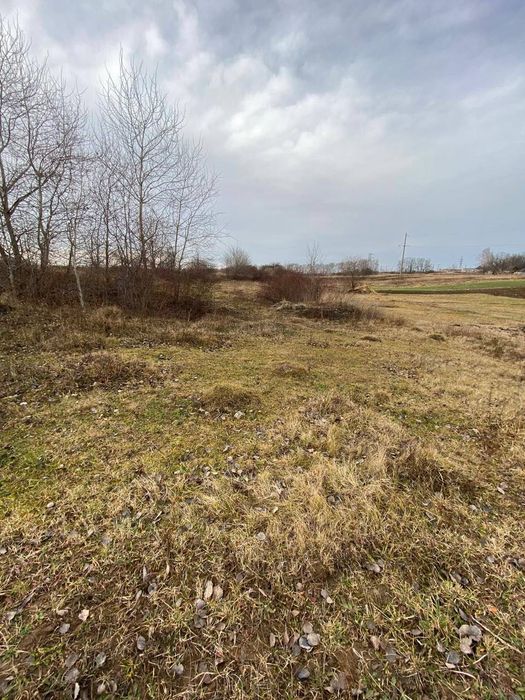 Продам Будинок поруч Озеро! Можна під базу Відпочинку.