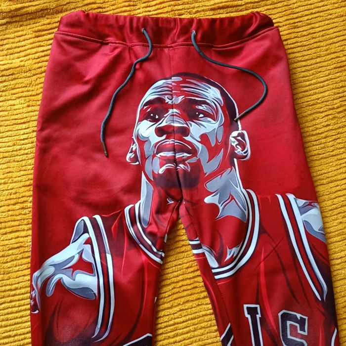 Spodnie dresowe z postacią Michaela Jordana . Rozmiar M