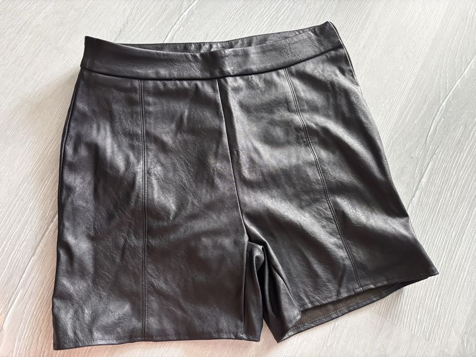 Шкіряні шорти Zara