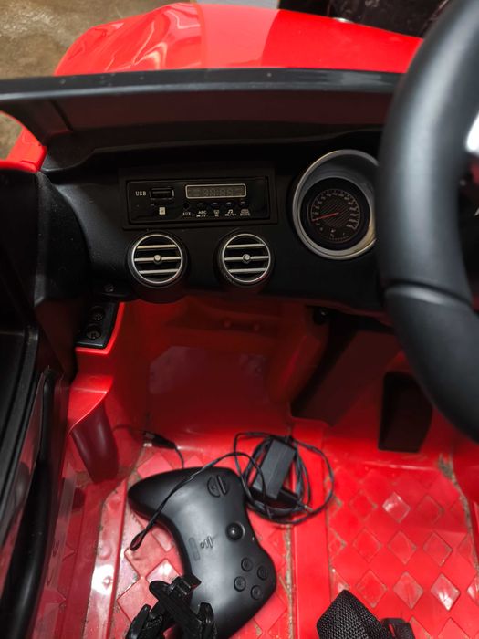 Carro a bateria 12v marca Mercedes