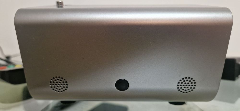Projetor UST Portátil LG PH450UG LED para peças