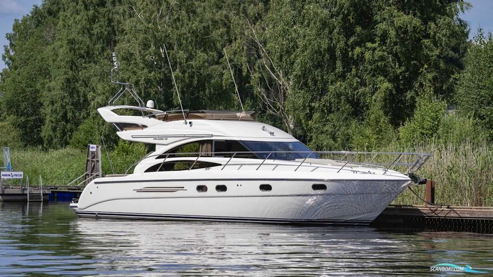 Продам моторну яхту Princess 42 Fly
