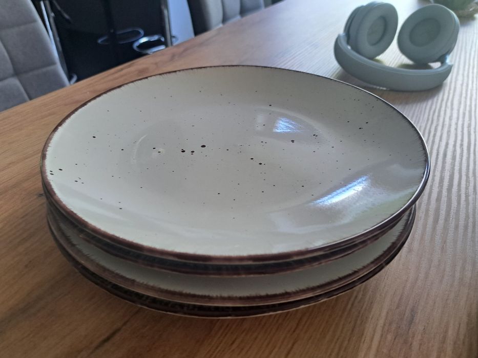 Talerze obiadowe  8 sztuk