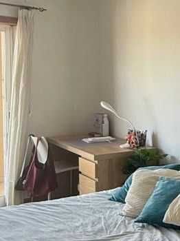 Secretária IKEA (Tons Madeira)