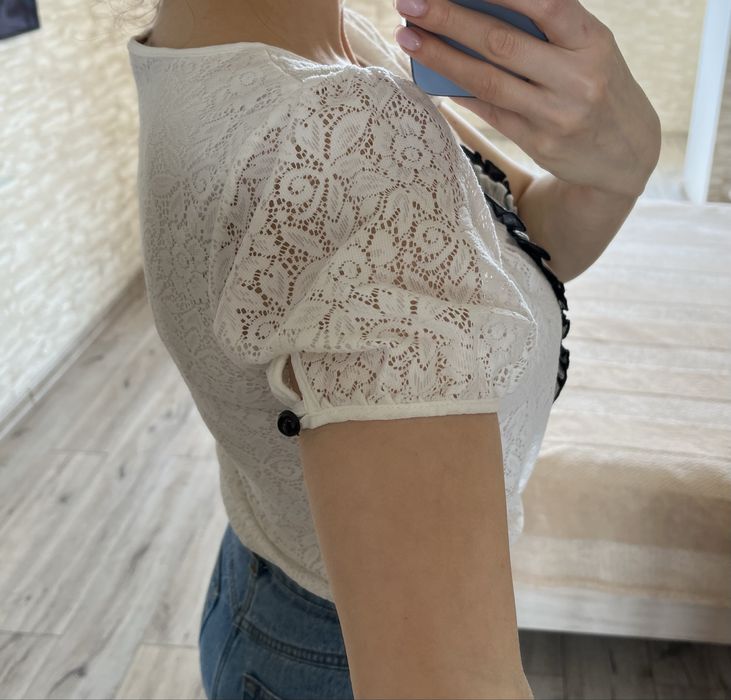 Жіноча  блуза футболка кофта біла з мереживом