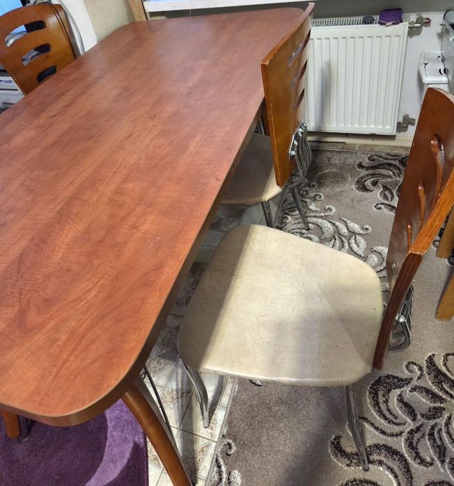 Продам комплект стол и 4 стула. 6 000грн.