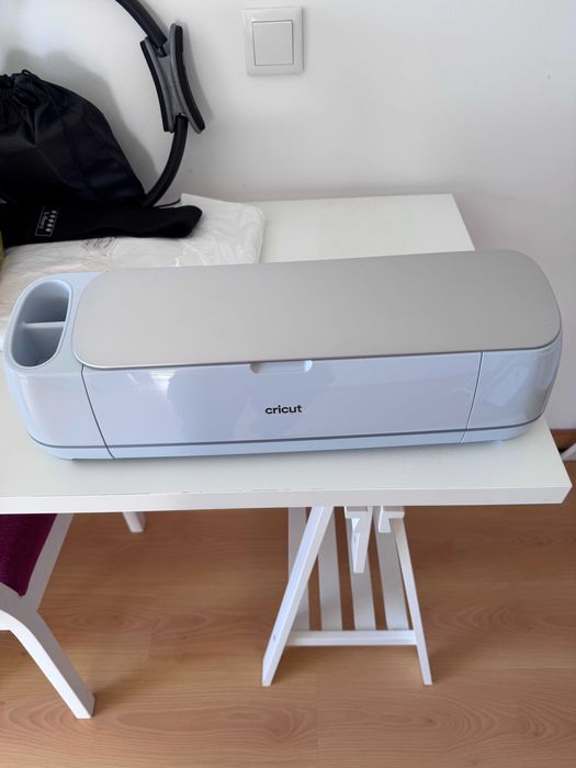 Cricut Maker 3 + acessórios e material