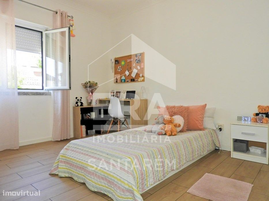 Moradia T5 com garagem