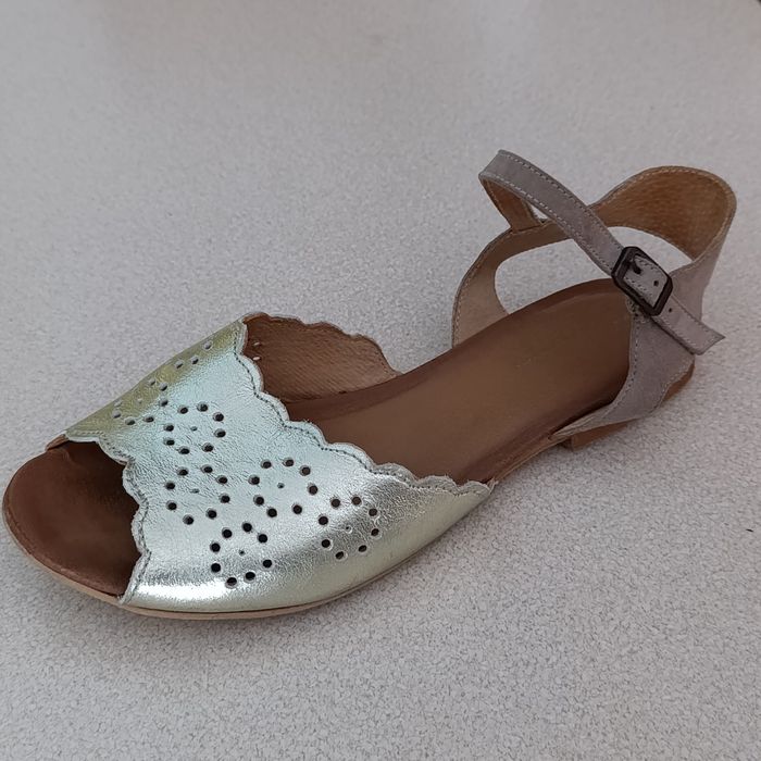 Eleganckie sandały złote, skóra naturalna 40 Maciejka