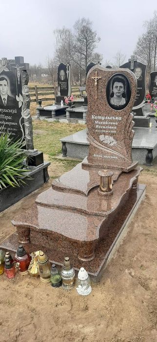 Виготовлення надмогильних пам'ятників від виробника