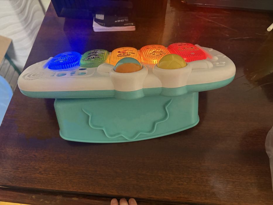 Обміняю дитяче піаніно  на велику шоколадку