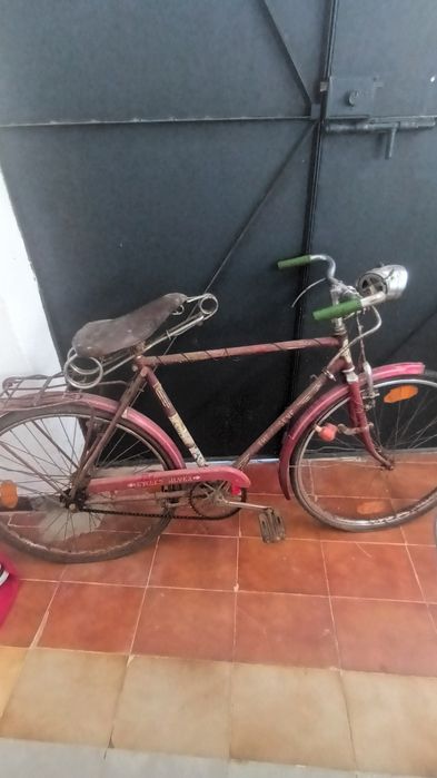 Pasteleira antiga
