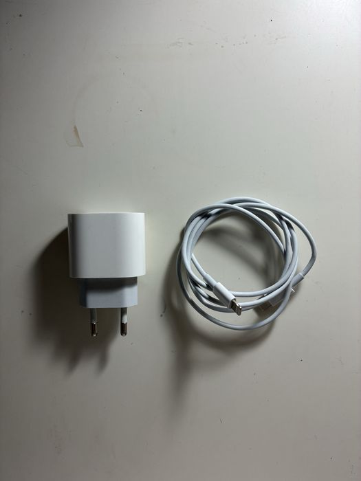 Iphone 12 + Carregador Apple