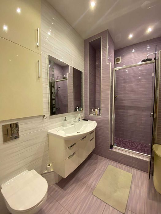 В продаже 2х кимнатна квартира Дача Ковалевского 101А .