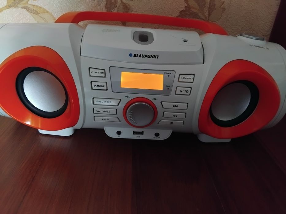 Продам магнитолу Blaupunkt переносна