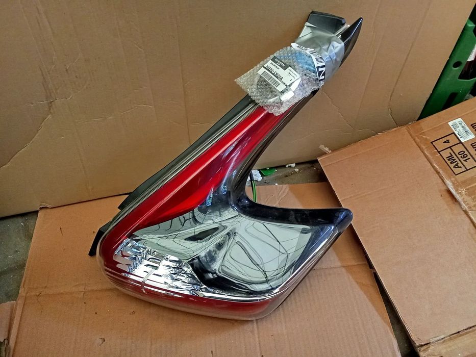 LAMPA TYLNA NISSAN JUKE PRAWA