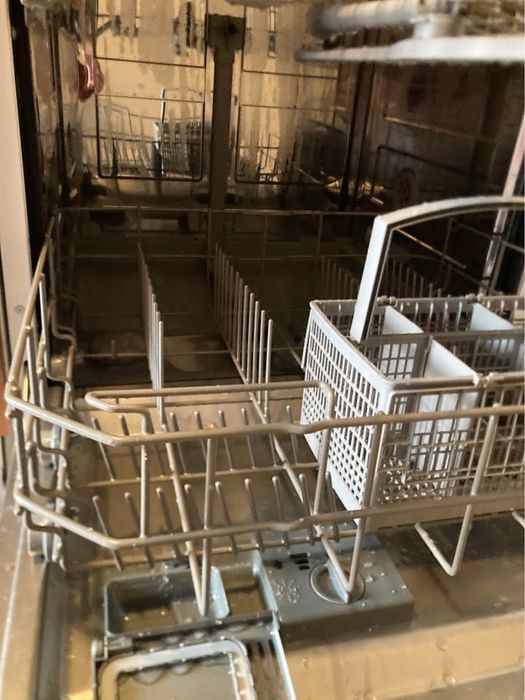 Dishwasher with 1 year warranty - only used 2 month