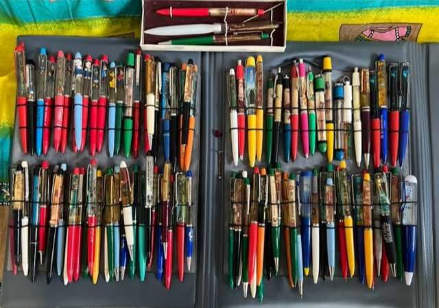 COLEÇÃO DE CANETAS VINTAGE DE MOVIMENTO (FLOATING ACTION) 105 UNIDADES