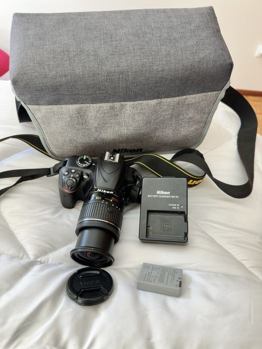 Nikon D3400 com lente 18-55mm e bolsa