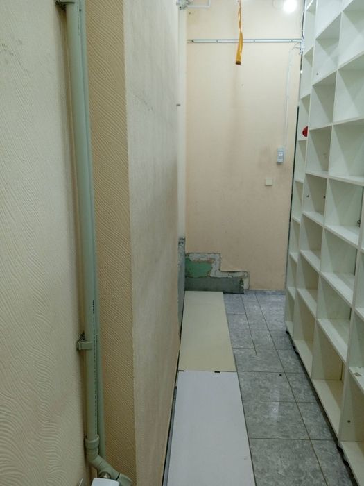 Продам торгове приміщення 44,2 м², вул. Ю. Зойфера 3 (р-н Держром) - Власник