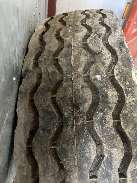 Шины шина 1350-380 нові