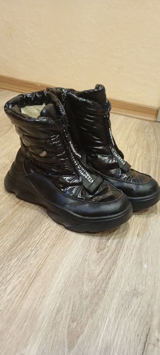 Зимові сапожки на дівчинку