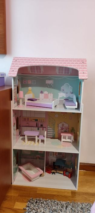 Casa de bonecas em Madeira