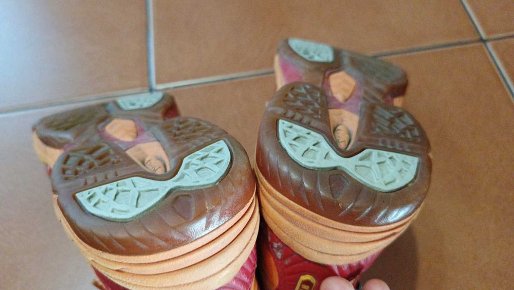 кросовки ASICS 38 розмір