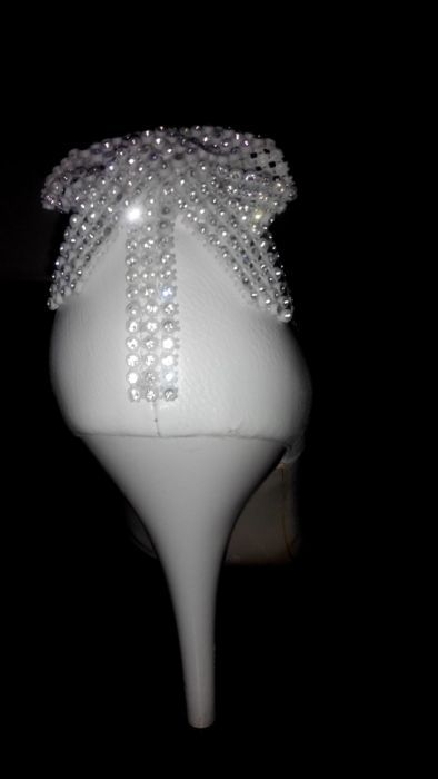 Туфлі білі жіночі