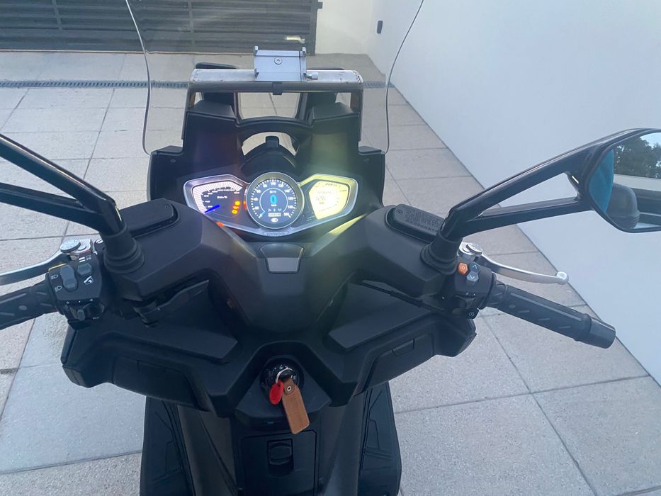 Mota Kymco Xcting 400s