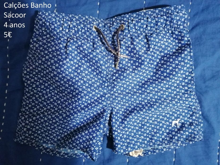 Roupa de criança de 4 anos