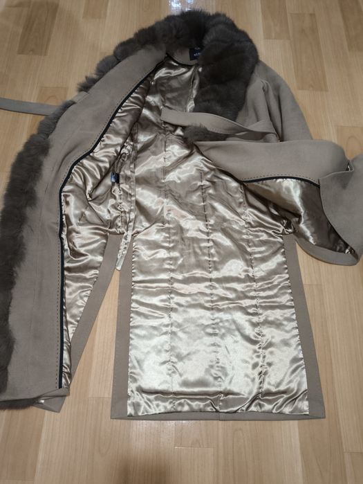 Пальто женское с натуральным мехом